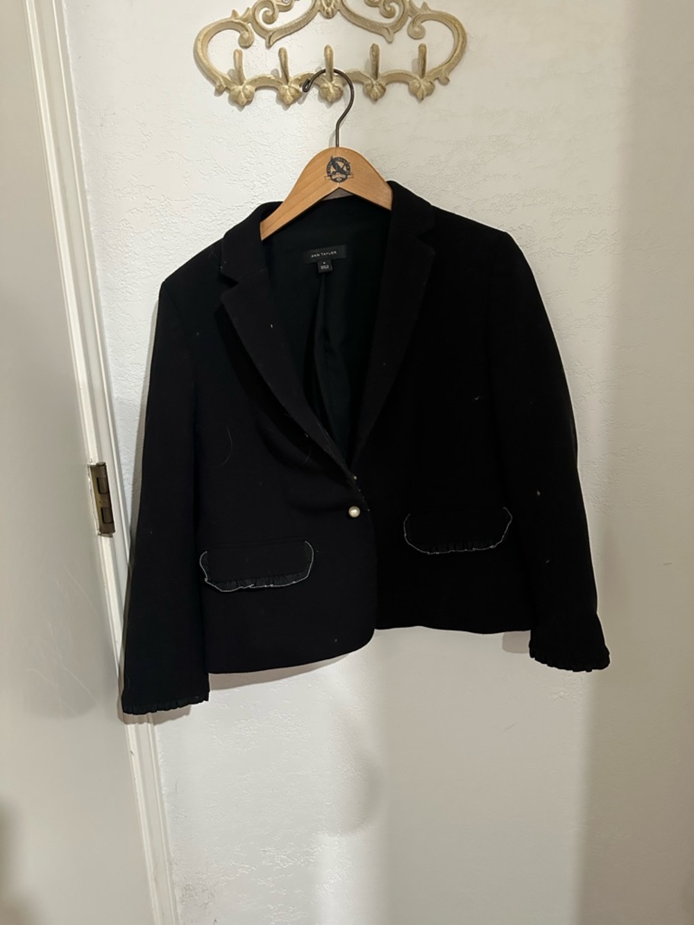 Ann Taylor Black Single-Button Tailored Blazer